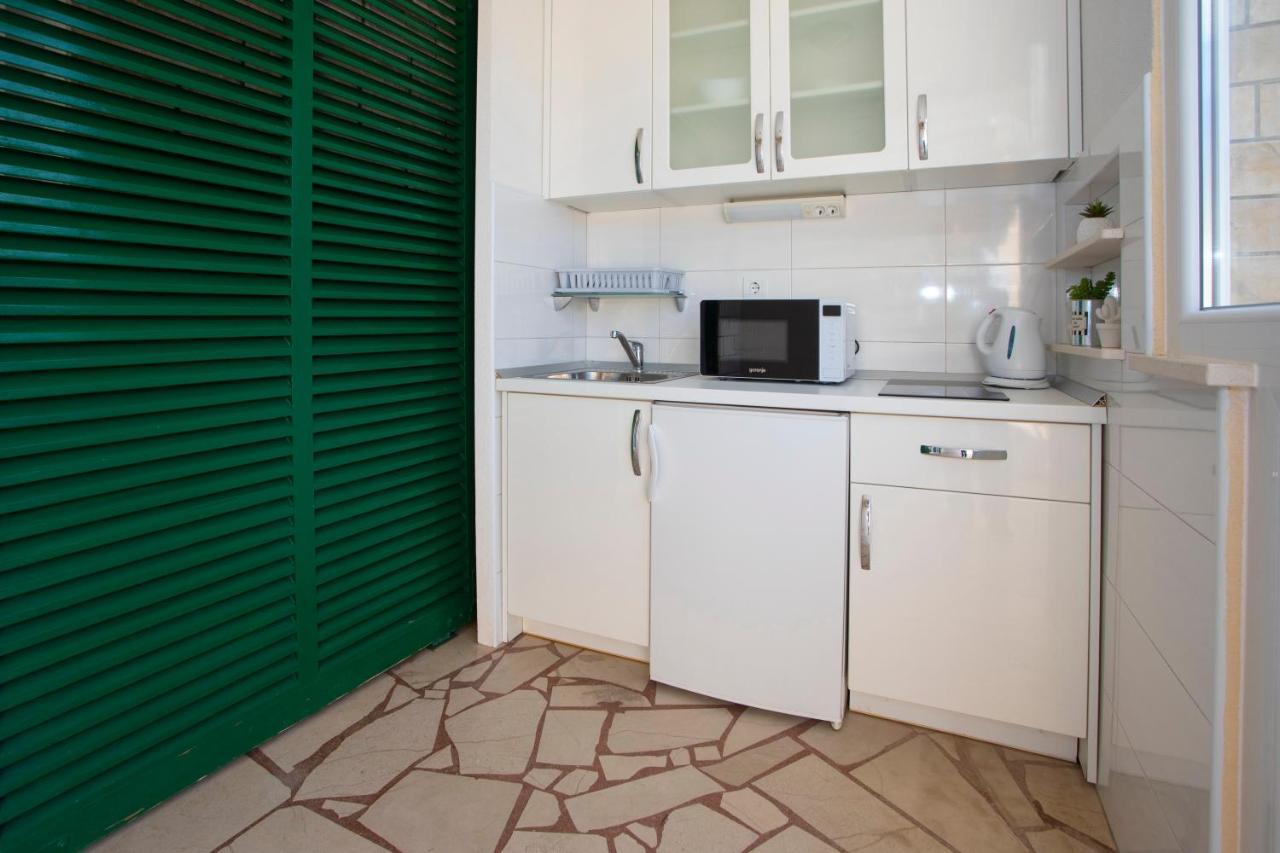 Villa Milenka - Apartmani Gorana Tučepi Extérieur photo
