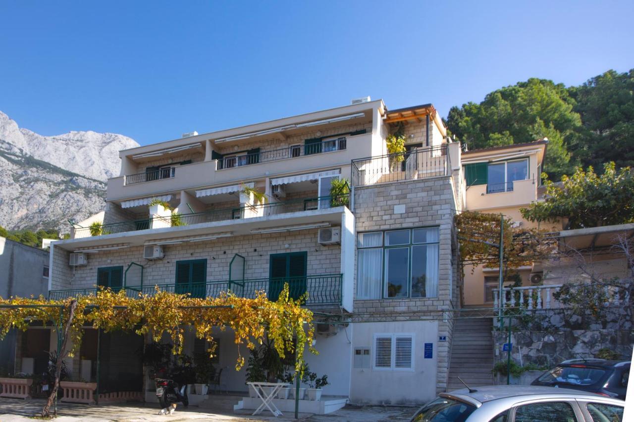 Villa Milenka - Apartmani Gorana Tučepi Extérieur photo