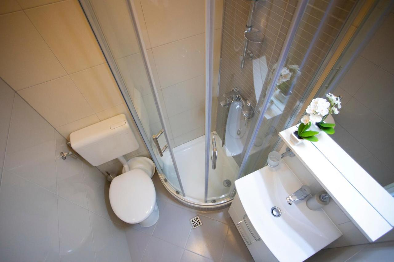Villa Milenka - Apartmani Gorana Tučepi Extérieur photo