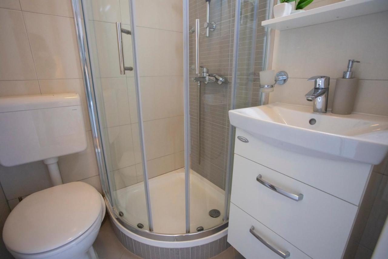 Villa Milenka - Apartmani Gorana Tučepi Extérieur photo