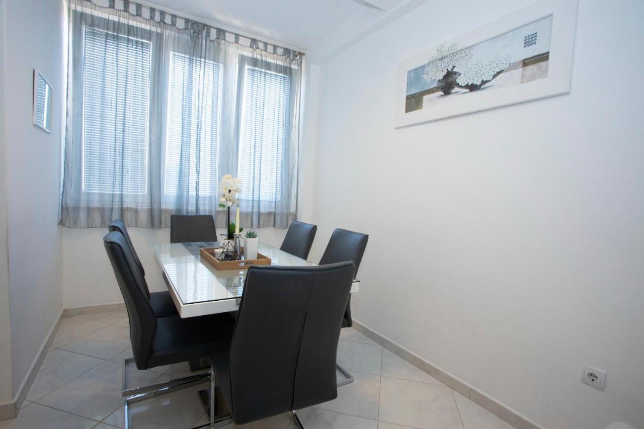 Villa Milenka - Apartmani Gorana Tučepi Extérieur photo