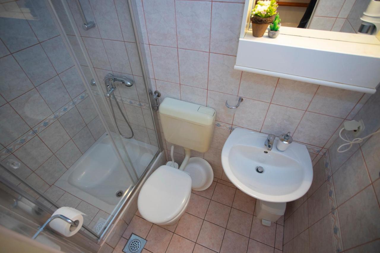 Villa Milenka - Apartmani Gorana Tučepi Extérieur photo